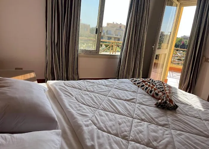Villa Luxury 5br With Sea View & Garden In Einbay Ain Sukhna