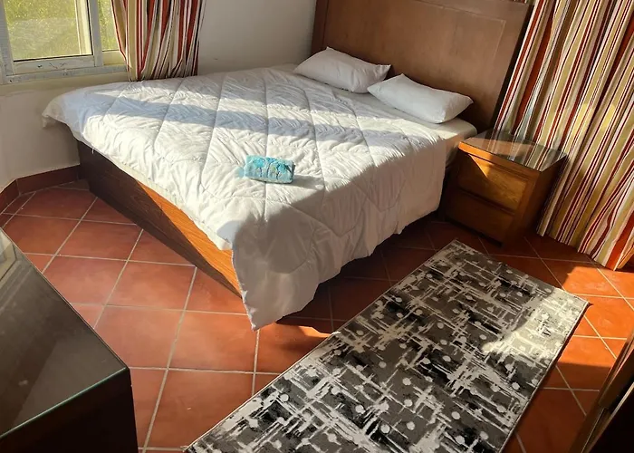 Luxury 5br With Sea View & Garden In Einbay Villa *