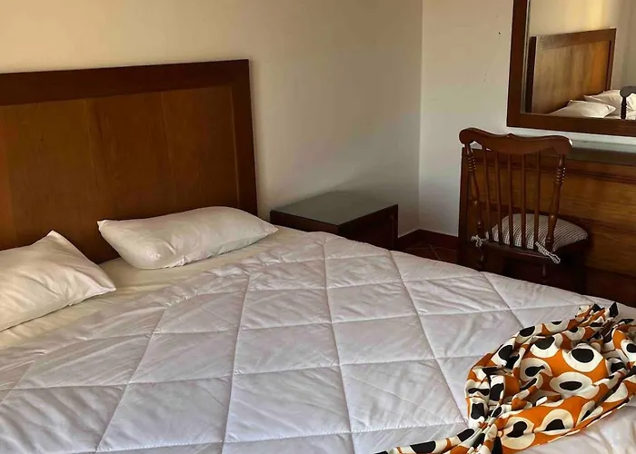 Villa Luxury 5br With Sea View & Garden In Einbay *