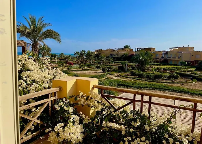 Luxury 5br With Sea View & Garden In Einbay Villa