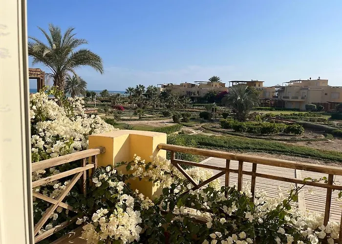 Luxury 5br With Sea View & Garden In Einbay Villa *