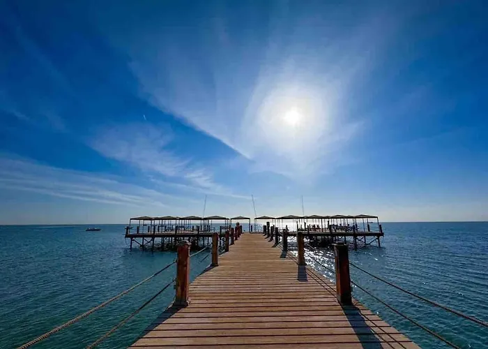 Luxury 5br With Sea View & Garden In Einbay Villa *